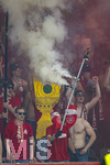 23.05.2026, Fussball DFB-Pokal 2025/2026, Finale, FC Bayern München - VfB Stuttgart, im Olympiastadion Berlin. Vermummte Bayernfans brennen Rauchtöpfe ab, das ganze Stadion ist daraufhin in dichtem Rauch gehüllt. 
