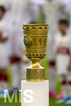 23.05.2026, Fussball DFB-Pokal 2025/2026, Finale, FC Bayern München - VfB Stuttgart, im Olympiastadion Berlin.  Der DFB-Pokal steht auf der Stele am Spielfeldrand bereit.