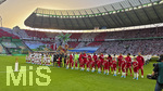 23.05.2026, Fussball DFB-Pokal 2025/2026, Finale, FC Bayern München - VfB Stuttgart, im Olympiastadion Berlin. Stuttgartfans in ihrer Kurve mit Choreografie, Affle und Pferdle, i glaub i seh scho dobblt, die Spieler stehen zur Hymne bereit.