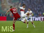 23.05.2026, Fussball DFB-Pokal 2025/2026, Finale, FC Bayern München - VfB Stuttgart, im Olympiastadion Berlin. v.li: Konrad Laimer (FC Bayern München) gegen Maximilian Mittelstädt (Stuttgart) 