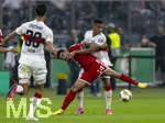 23.05.2026, Fussball DFB-Pokal 2025/2026, Finale, FC Bayern München - VfB Stuttgart, im Olympiastadion Berlin. v.li: Luis Diaz (FC Bayern München) gegen Luca Jaquez (Stuttgart) 