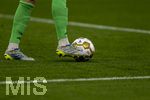 23.05.2026, Fussball DFB-Pokal 2025/2026, Finale, FC Bayern München - VfB Stuttgart, im Olympiastadion Berlin. Torwart Jonas Urbig (FC Bayern München) mit dem Ball am Fuss.