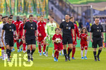 23.05.2026, Fussball DFB-Pokal 2025/2026, Finale, FC Bayern München - VfB Stuttgart, im Olympiastadion Berlin. Einlaufen der Teams und der Schiedsrichter, Sven Jablonski (2.v.re), Frank Willenborg, Sascha Thielert, Eduard Beitinger