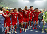 23.05.2026, Fussball DFB-Pokal 2025/2026, Finale, FC Bayern München - VfB Stuttgart, im Olympiastadion Berlin. Der FC Bayern ist Pokalsieger, die Mannschaft feiert in der Fankurve, Jamal Musiala (Bayern München), Tom Bischof (Bayern München), Michael Olise (FC Bayern München), Jonathan Tah (FC Bayern München), Min-jae Kim (Bayern München, Minjae Kim), 