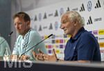 27.05.2026, Fussball DFB-Nationalmannschaft Deutschland, Trainingslager vor der WM, Auftakt-Pressekonferenz im Medienzentrum HALFTIME bei ADIDAS, in Herzogenaurach. AM Podium stellen sich Trainer Julian Nagelsmann (li, Deutschland) und Sportdirektor Rudi Völler (re, Deutschland) den Fragen der Journalisten