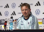 27.05.2026, Fussball DFB-Nationalmannschaft Deutschland, Trainingslager vor der WM, Auftakt-Pressekonferenz im Medienzentrum HALFTIME bei ADIDAS, in Herzogenaurach. AM Podium stellt Sportdirektor Trainer Julian Nagelsmann (Deutschland) den Fragen der Journalisten