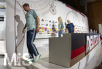 27.05.2026, Fussball DFB-Nationalmannschaft Deutschland, Trainingslager vor der WM, Auftakt-Pressekonferenz im Medienzentrum HALFTIME bei ADIDAS, in Herzogenaurach. Am Ende der PK, Trainer Julian Nagelsmann (Deutschland) geht, re: Sportdirektor Rudi Völler (Deutschland) 