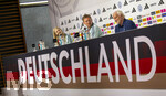 27.05.2026, Fussball DFB-Nationalmannschaft Deutschland, Trainingslager vor der WM, Auftakt-Pressekonferenz im Medienzentrum HALFTIME bei ADIDAS, in Herzogenaurach. Trainer Julian Nagelsmann (mitte, Deutschland) und Sportdirektor Rudi Völler (re, Deutschland) beantworten die Fragen der Journalisten, li: DFB-Pressesprecherin Franziska Wülle.