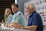 27.05.2026, Fussball DFB-Nationalmannschaft Deutschland, Trainingslager vor der WM, Auftakt-Pressekonferenz im Medienzentrum HALFTIME bei ADIDAS, in Herzogenaurach.  v.li: DFB-Pressesprecherin Franziska Wülle, Trainer Julian Nagelsmann (Deutschland), Sportdirektor Rudi Völler (Deutschland), 