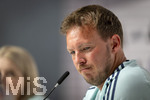 27.05.2026, Fussball DFB-Nationalmannschaft Deutschland, Trainingslager vor der WM, Auftakt-Pressekonferenz im Medienzentrum HALFTIME bei ADIDAS, in Herzogenaurach.  Bundestrainer Julian Nagelsmann (Deutschland) nachdenklich 