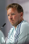 27.05.2026, Fussball DFB-Nationalmannschaft Deutschland, Trainingslager vor der WM, Auftakt-Pressekonferenz im Medienzentrum HALFTIME bei ADIDAS, in Herzogenaurach.  Bundestrainer Julian Nagelsmann (Deutschland) nachdenklich 