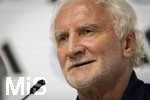 27.05.2026, Fussball DFB-Nationalmannschaft Deutschland, Trainingslager vor der WM, Auftakt-Pressekonferenz im Medienzentrum HALFTIME bei ADIDAS, in Herzogenaurach.  Sportdirektor Rudi Völler (Deutschland) nachdenklich 