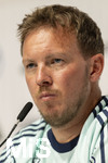 27.05.2026, Fussball DFB-Nationalmannschaft Deutschland, Trainingslager vor der WM, Auftakt-Pressekonferenz im Medienzentrum HALFTIME bei ADIDAS, in Herzogenaurach. Bundestrainer Julian Nagelsmann (Deutschland) nachdenklich  