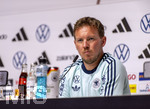 27.05.2026, Fussball DFB-Nationalmannschaft Deutschland, Trainingslager vor der WM, Auftakt-Pressekonferenz im Medienzentrum HALFTIME bei ADIDAS, in Herzogenaurach. Bundestrainer Julian Nagelsmann (Deutschland) nachdenklich 