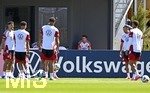 28.05.2026, Fussball DFB-Nationalmannschaft Deutschland, Trainingslager vor der WM in Herzogenaurach, im Homeground bei ADIDAS. Erste Trainingseinheit auf dem Adidas-Sportplatz, Leon Goretzka (Deutschland) sitzt am Anfang am Rand