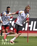 28.05.2026, Fussball DFB-Nationalmannschaft Deutschland, Trainingslager vor der WM in Herzogenaurach, im Homeground bei ADIDAS. Erste Trainingseinheit auf dem Adidas-Sportplatz, v.l. Deniz Undav (Deutschland) und Nick Woltemade (Deutschland) 