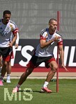 28.05.2026, Fussball DFB-Nationalmannschaft Deutschland, Trainingslager vor der WM in Herzogenaurach, im Homeground bei ADIDAS. Erste Trainingseinheit auf dem Adidas-Sportplatz, v.l.  Felix Nmecha (Deutschland) und Waldemar Anton (Deutschland) 