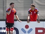 28.05.2026, Fussball DFB-Nationalmannschaft Deutschland, Trainingslager vor der WM in Herzogenaurach, im Homeground bei ADIDAS. Erste Trainingseinheit auf dem Adidas-Sportplatz, v.l. Trainer Julian Nagelsmann (Deutschland) und Co-Trainer Benjamin Glück (Deutschland) 