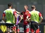28.05.2026, Fussball DFB-Nationalmannschaft Deutschland, Trainingslager vor der WM in Herzogenaurach, im Homeground bei ADIDAS. Erste Trainingseinheit auf dem Adidas-Sportplatz, Trainer Julian Nagelsmann (Deutschland) taktische Besprechung mit der Mannschaft
