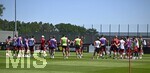 28.05.2026, Fussball DFB-Nationalmannschaft Deutschland, Trainingslager vor der WM in Herzogenaurach, im Homeground bei ADIDAS. Erste Trainingseinheit auf dem Adidas-Sportplatz, Trainer Julian Nagelsmann (Deutschland)  bei der taktischen Besprechung mit der Mannschaft