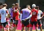 28.05.2026, Fussball DFB-Nationalmannschaft Deutschland, Trainingslager vor der WM in Herzogenaurach, im Homeground bei ADIDAS. Erste Trainingseinheit auf dem Adidas-Sportplatz, Trainer Julian Nagelsmann (Deutschland) vesammlt seine Spieler um sich