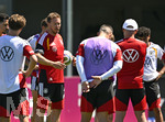 28.05.2026, Fussball DFB-Nationalmannschaft Deutschland, Trainingslager vor der WM in Herzogenaurach, im Homeground bei ADIDAS. Erste Trainingseinheit auf dem Adidas-Sportplatz, Trainer Julian Nagelsmann (Deutschland) vesammlt seine Spieler um sich