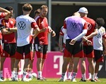 28.05.2026, Fussball DFB-Nationalmannschaft Deutschland, Trainingslager vor der WM in Herzogenaurach, im Homeground bei ADIDAS. Erste Trainingseinheit auf dem Adidas-Sportplatz, Trainer Julian Nagelsmann (Deutschland) vesammlt seine Spieler um sich