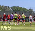 28.05.2026, Fussball DFB-Nationalmannschaft Deutschland, Trainingslager vor der WM in Herzogenaurach, im Homeground bei ADIDAS. Erste Trainingseinheit auf dem Adidas-Sportplatz, Bundestrainer Julian Nagelsmann (mitte, Deutschland) hält bei seinen Spielern eine Ansprache.