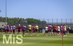 28.05.2026, Fussball DFB-Nationalmannschaft Deutschland, Trainingslager vor der WM in Herzogenaurach, im Homeground bei ADIDAS. Erste Trainingseinheit auf dem Adidas-Sportplatz, Bundestrainer Julian Nagelsmann (mitte, Deutschland) hält bei seinen Spielern eine Ansprache.