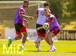 28.05.2026, Fussball DFB-Nationalmannschaft Deutschland, Trainingslager vor der WM in Herzogenaurach, im Homeground bei ADIDAS. Erste Trainingseinheit auf dem Adidas-Sportplatz, v.li: Jamie Leweling (Deutschland), Nadiem Amiri (Deutschland) gegen David Raum (Deutschland) 