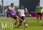 28.05.2026, Fussball DFB-Nationalmannschaft Deutschland, Trainingslager vor der WM in Herzogenaurach, im Homeground bei ADIDAS. Erste Trainingseinheit auf dem Adidas-Sportplatz, v.li: Maximilian Beier (Deutschland) gegen Pascal Groß (Deutschland) 