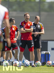 28.05.2026, Fussball DFB-Nationalmannschaft Deutschland, Trainingslager vor der WM in Herzogenaurach, im Homeground bei ADIDAS. Erste Trainingseinheit auf dem Adidas-Sportplatz, Bundestrainer Julian Nagelsmann (Deutschland) gibt Anweisungen