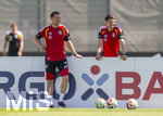 28.05.2026, Fussball DFB-Nationalmannschaft Deutschland, Trainingslager vor der WM in Herzogenaurach, im Homeground bei ADIDAS. Erste Trainingseinheit auf dem Adidas-Sportplatz, v.re: Co-Trainer Benjamin Hübner (Deutschland) und Bundestrainer Julian Nagelsmann (Deutschland) nachdenklich 