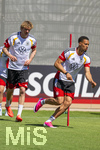 28.05.2026, Fussball DFB-Nationalmannschaft Deutschland, Trainingslager vor der WM in Herzogenaurach, im Homeground bei ADIDAS. Erste Trainingseinheit auf dem Adidas-Sportplatz, Nick Woltemade (Deutschland), Felix Nmecha (Deutschland) 