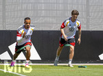 28.05.2026, Fussball DFB-Nationalmannschaft Deutschland, Trainingslager vor der WM in Herzogenaurach, im Homeground bei ADIDAS. Erste Trainingseinheit auf dem Adidas-Sportplatz, v.li: Jamie Leweling (Deutschland) und Angelo Stiller (Deutschland) beim Gummibandtraining 