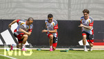 28.05.2026, Fussball DFB-Nationalmannschaft Deutschland, Trainingslager vor der WM in Herzogenaurach, im Homeground bei ADIDAS. Erste Trainingseinheit auf dem Adidas-Sportplatz, von links:  Leroy Sane (Deutschland) und Jamal Musiala (Deutschland), Angelo Stiller (Deutschland) 