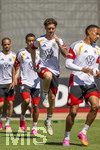 28.05.2026, Fussball DFB-Nationalmannschaft Deutschland, Trainingslager vor der WM in Herzogenaurach, im Homeground bei ADIDAS. Erste Trainingseinheit auf dem Adidas-Sportplatz, Angelo Stiller (Deutschland) 