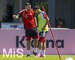 28.05.2026, Fussball DFB-Nationalmannschaft Deutschland, Trainingslager vor der WM in Herzogenaurach, im Homeground bei ADIDAS. Erste Trainingseinheit auf dem Adidas-Sportplatz, li: Assistenztrainer für Standards Mads Buttgereit (DFB) mit Nadiem Amiri (Deutschland)  