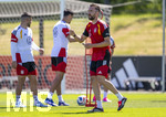 28.05.2026, Fussball DFB-Nationalmannschaft Deutschland, Trainingslager vor der WM in Herzogenaurach, im Homeground bei ADIDAS. Erste Trainingseinheit auf dem Adidas-Sportplatz, Athletiktrainer Bram Geers (GER) gibt Anweisungen