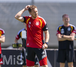 28.05.2026, Fussball DFB-Nationalmannschaft Deutschland, Trainingslager vor der WM in Herzogenaurach, im Homeground bei ADIDAS. Erste Trainingseinheit auf dem Adidas-Sportplatz, Bundestrainer Julian Nagelsmann (Deutschland) nachdenklich 