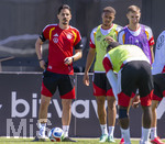 28.05.2026, Fussball DFB-Nationalmannschaft Deutschland, Trainingslager vor der WM in Herzogenaurach, im Homeground bei ADIDAS. Erste Trainingseinheit auf dem Adidas-Sportplatz, li: Co-Trainer Benjamin Hübner (Deutschland) 