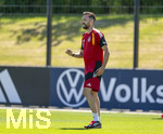 28.05.2026, Fussball DFB-Nationalmannschaft Deutschland, Trainingslager vor der WM in Herzogenaurach, im Homeground bei ADIDAS. Erste Trainingseinheit auf dem Adidas-Sportplatz, Athletiktrainer Bram Geers (GER) gibt Anweisungen