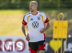 28.05.2026, Fussball DFB-Nationalmannschaft Deutschland, Trainingslager vor der WM in Herzogenaurach, im Homeground bei ADIDAS. Erste Trainingseinheit auf dem Adidas-Sportplatz, Waldemar Anton (Deutschland), 