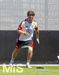 28.05.2026, Fussball DFB-Nationalmannschaft Deutschland, Trainingslager vor der WM in Herzogenaurach, im Homeground bei ADIDAS. Erste Trainingseinheit auf dem Adidas-Sportplatz, Angelo Stiller (Deutschland) beim Gummibandtraining 