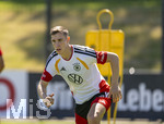 28.05.2026, Fussball DFB-Nationalmannschaft Deutschland, Trainingslager vor der WM in Herzogenaurach, im Homeground bei ADIDAS. Erste Trainingseinheit auf dem Adidas-Sportplatz, Nico Schlotterbeck (Deutschland) 