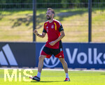 28.05.2026, Fussball DFB-Nationalmannschaft Deutschland, Trainingslager vor der WM in Herzogenaurach, im Homeground bei ADIDAS. Erste Trainingseinheit auf dem Adidas-Sportplatz, Athletiktrainer Bram Geers (GER) gibt Anweisungen
