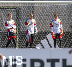 28.05.2026, Fussball DFB-Nationalmannschaft Deutschland, Trainingslager vor der WM in Herzogenaurach, im Homeground bei ADIDAS. Erste Trainingseinheit auf dem Adidas-Sportplatz, v.re: Torwart Jonas Urbig (GER), Torwart Oliver Baumann (Deutschland), Torwart Alexander Nübel (Deutschland) am Nebenplatz 