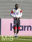 28.05.2026, Fussball DFB-Nationalmannschaft Deutschland, Trainingslager vor der WM in Herzogenaurach, im Homeground bei ADIDAS. Erste Trainingseinheit auf dem Adidas-Sportplatz, Antonio Rüdiger (Deutschland) nachdenklich 