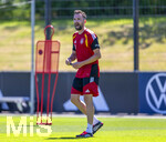 28.05.2026, Fussball DFB-Nationalmannschaft Deutschland, Trainingslager vor der WM in Herzogenaurach, im Homeground bei ADIDAS. Erste Trainingseinheit auf dem Adidas-Sportplatz, Athletiktrainer Bram Geers (GER) gibt Anweisungen