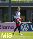28.05.2026, Fussball DFB-Nationalmannschaft Deutschland, Trainingslager vor der WM in Herzogenaurach, im Homeground bei ADIDAS. Erste Trainingseinheit auf dem Adidas-Sportplatz, Torwart Alexander Nübel (Deutschland) nachdenklich 